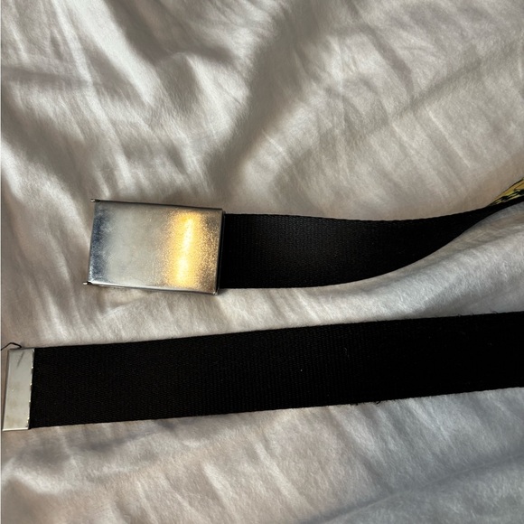 Hot Topic Pikachu Web Belt, Reversible, Black - Picture 3 of 3